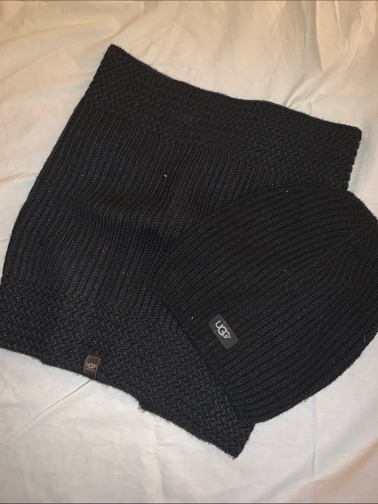 UGG Accessories - Ugg Hat & Scarf